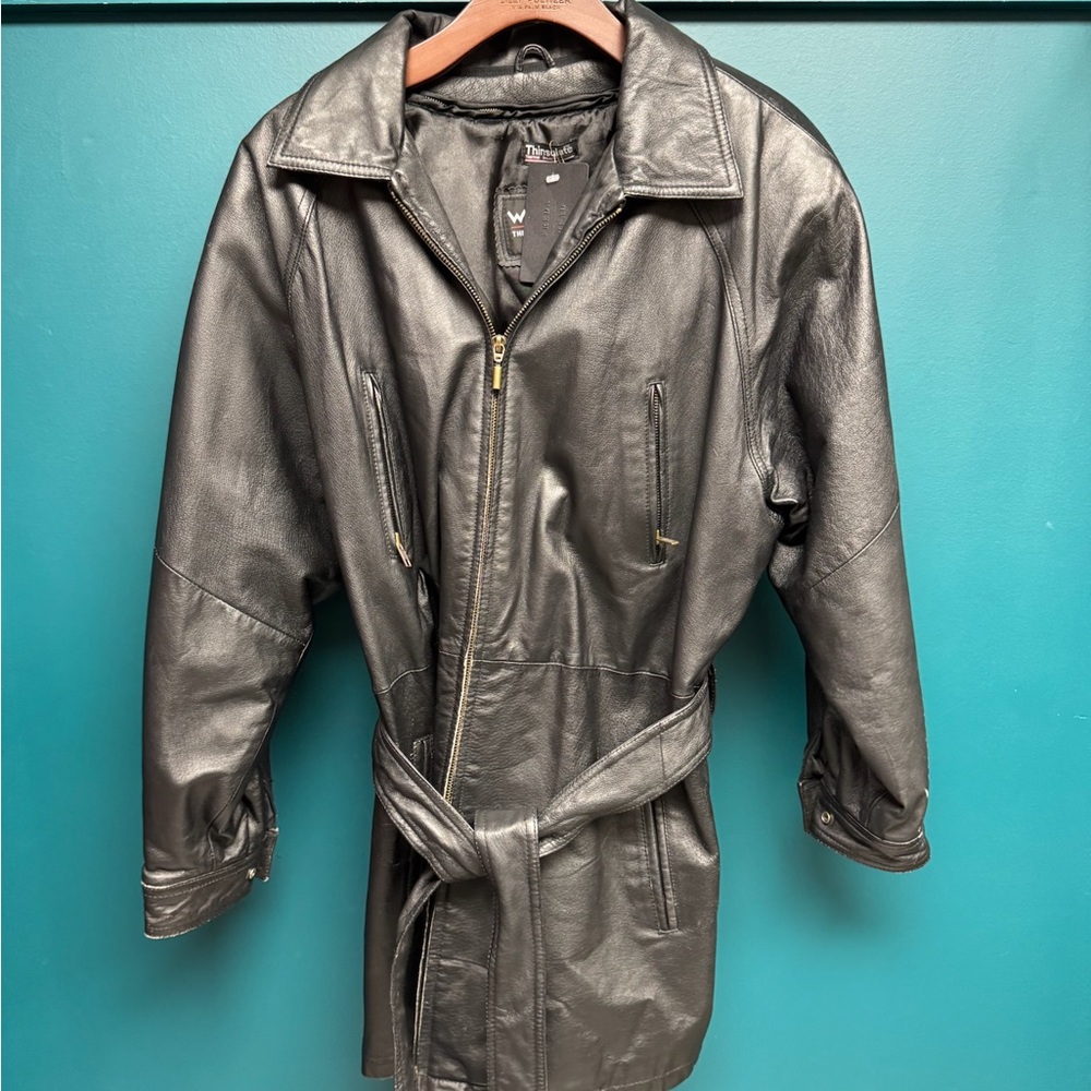 VINTAGE Genuine leather trench coat.